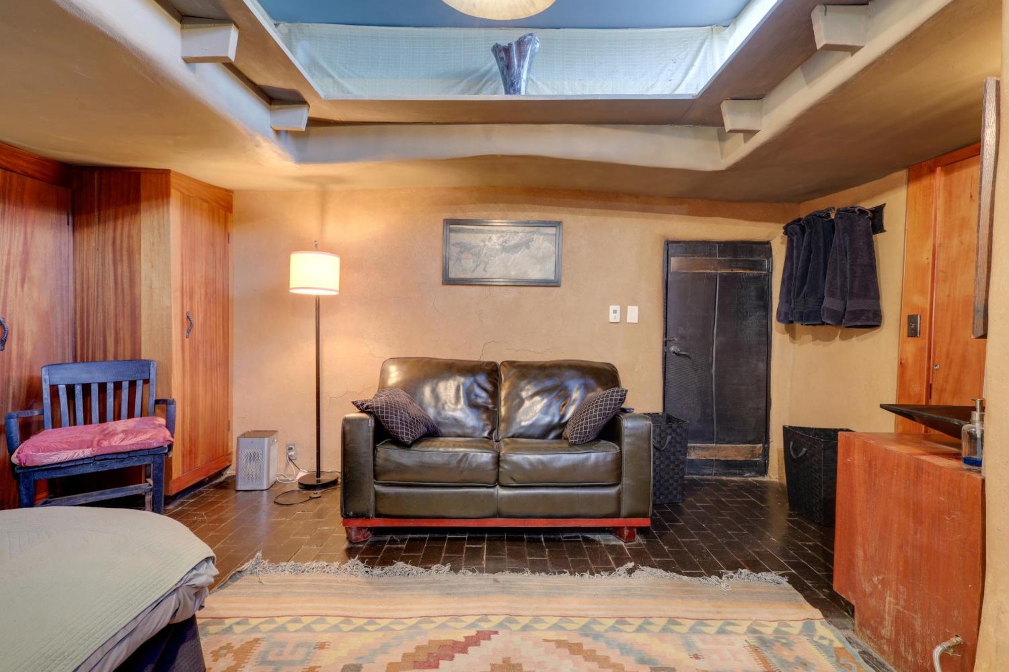 Adobe Studio 2 Blocks To Downtown Santa Fe Plaza! Exteriör bild