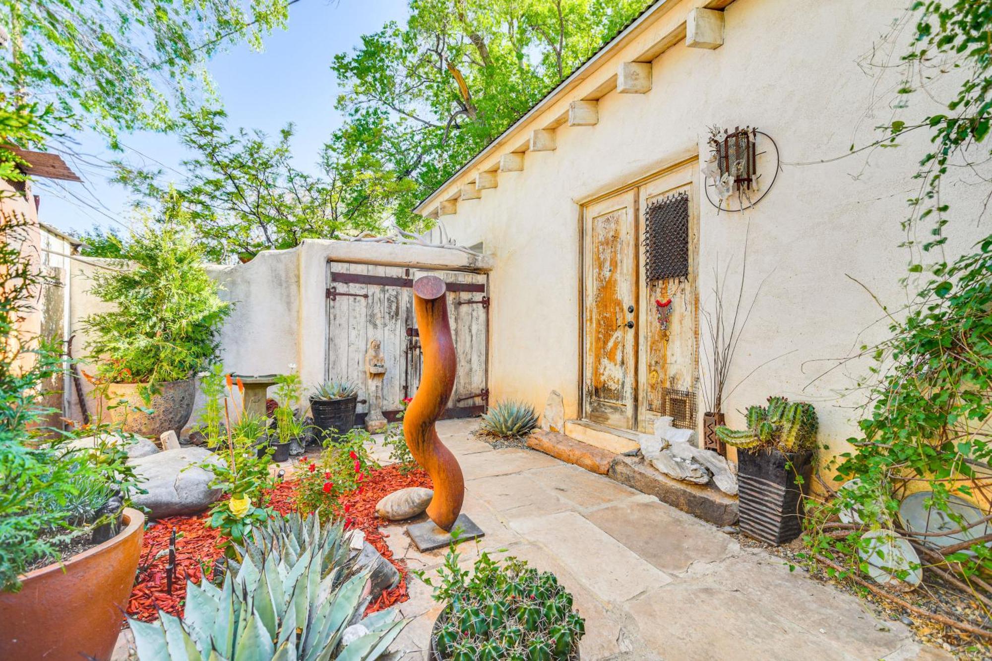Adobe Studio 2 Blocks To Downtown Santa Fe Plaza! Exteriör bild
